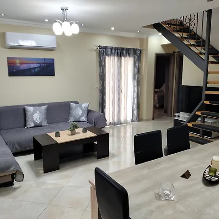 Silver Pearl Potamós